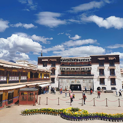 The Potala Palace as a Center of Tibetan Buddhist Administration