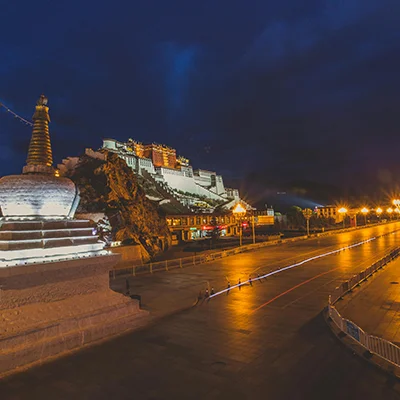 Potala Palace: Tibetan Sacred Architecture, Pilgrimage Experiences, and Monastic Life